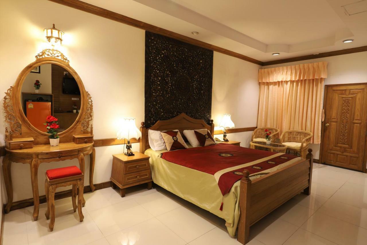 Right Spot Hotel Pattaya Ngoại thất bức ảnh